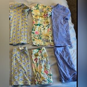 VGUC baby gap/old navy 5T pajamas (5 pairs)